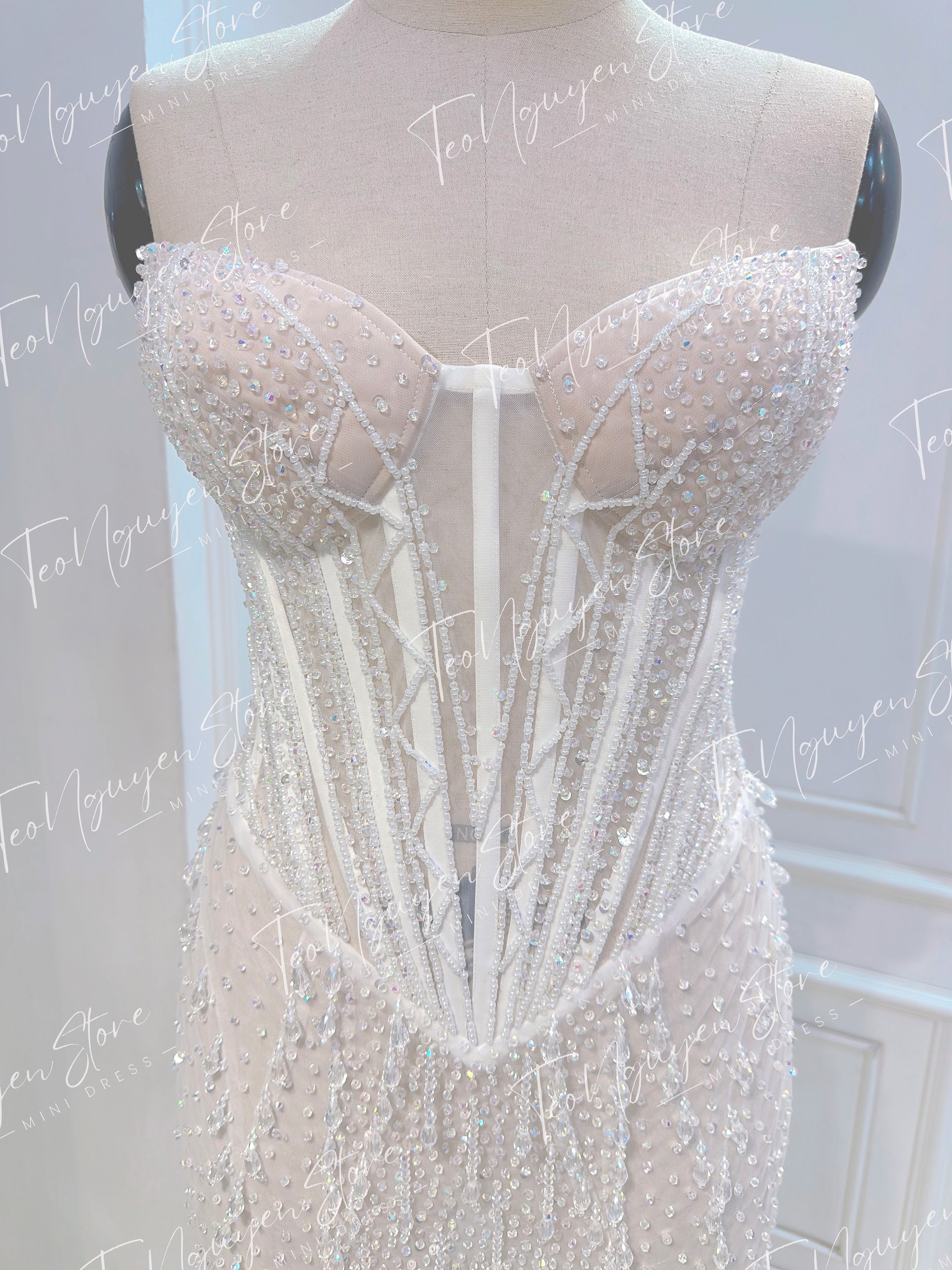 Luxurious Short Beaded Wedding Dress Charming Crystal Short Dress