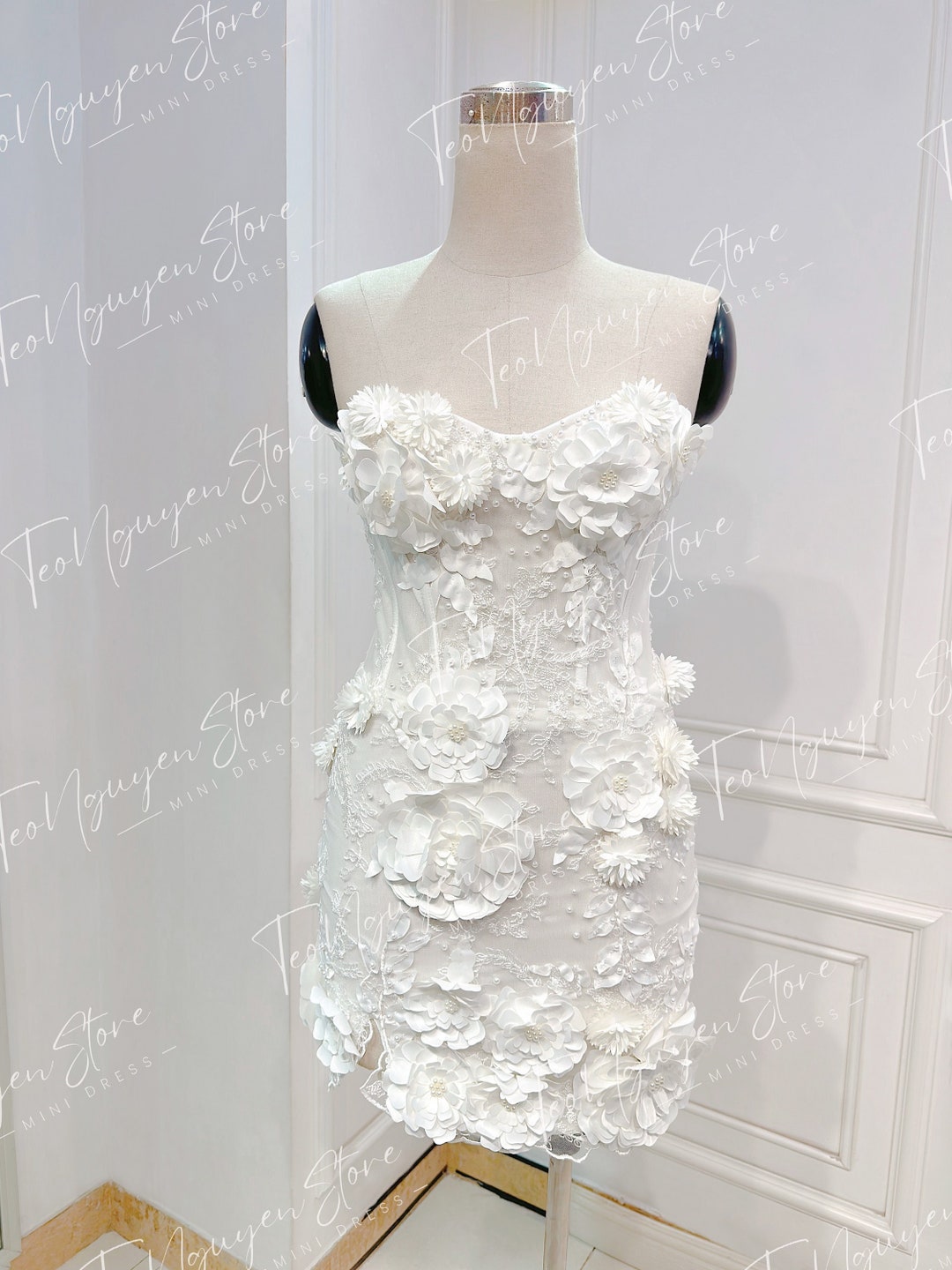 Luxurious 3D Floral Lace Short Wedding Dress. White Mini