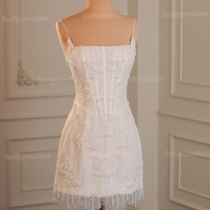 Elegant Lace and Pearl Short Wedding Dresses. Short Elopement Dresses for Brides. Short Corset Reception Dresses. Short Wedding Dresses.