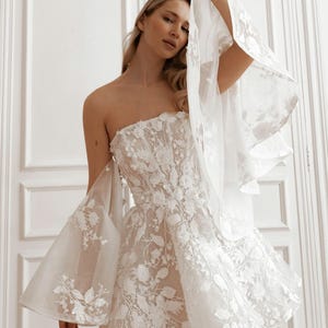 Custom Short Lace Wedding Dress with Detachable Sleeves, Floral Mini Bridal Gown, Strapless Reception Party Dress