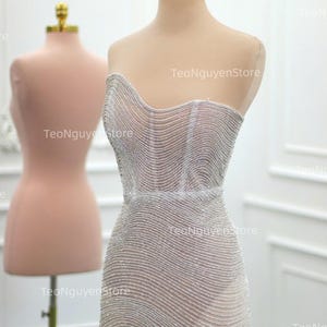 Perlen Mini-Hochzeitskleid, Trägerloses Hochzeitskleid, Maßgeschneidertes glitzerndes Brautkleid