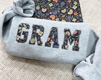 Embroidered Floral Grandma Sweatshirt, Custom Mama/Nana/Aunt Sweatshirt, Pregnancy Announcement, Mothers Day Gift, Baby Announcement