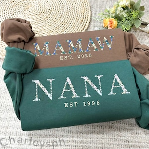 Embroidered Nana Sweatshirt with Floral Letters | Kids' Names on Sleeve | Gift for Grandmother | Birthday Present