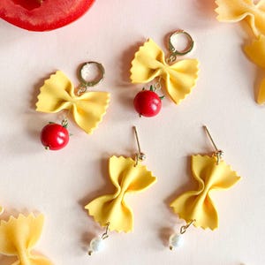 Farfalle earrings | Farfalle tomato earrings | Pasta earrings | Clay food earrings | Food earrings | Polymer clay earrings | Pasta lover