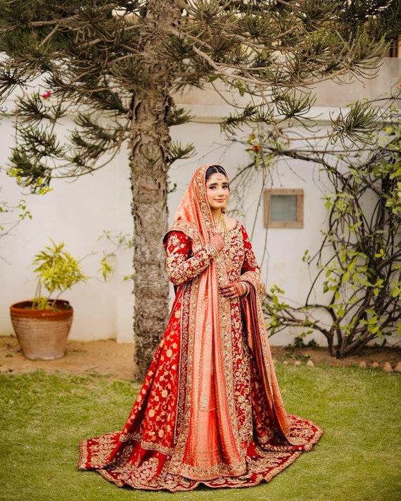 Bridal tail dress hot sale