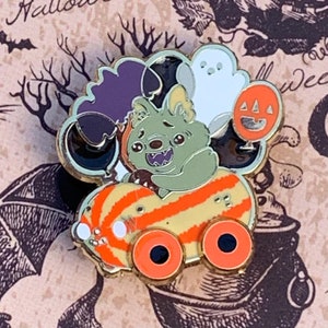 Vintage look Halloween Parade veggie car spinner enamel pin
