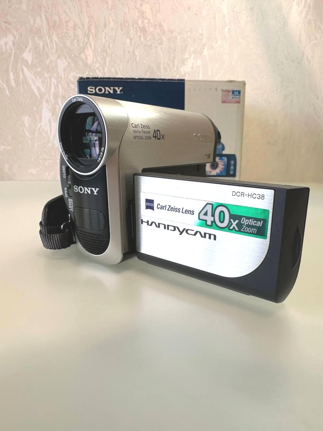 Sony Handycam DCR-HC38E Minidv Camcorder | Carl Zeiss 40x Zoom