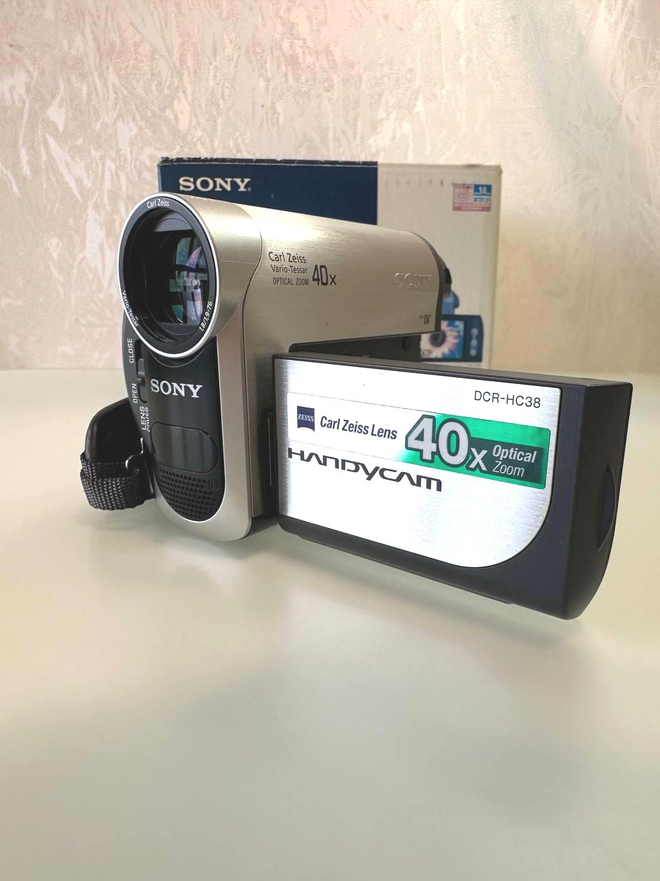 Sony Handycam DCR-HC38E Minidv Camcorder | Carl Zeiss 40x Zoom