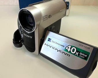 Sony DCR-TRV10 NTSC Handycam Digital Video Camera Recorder Minidv