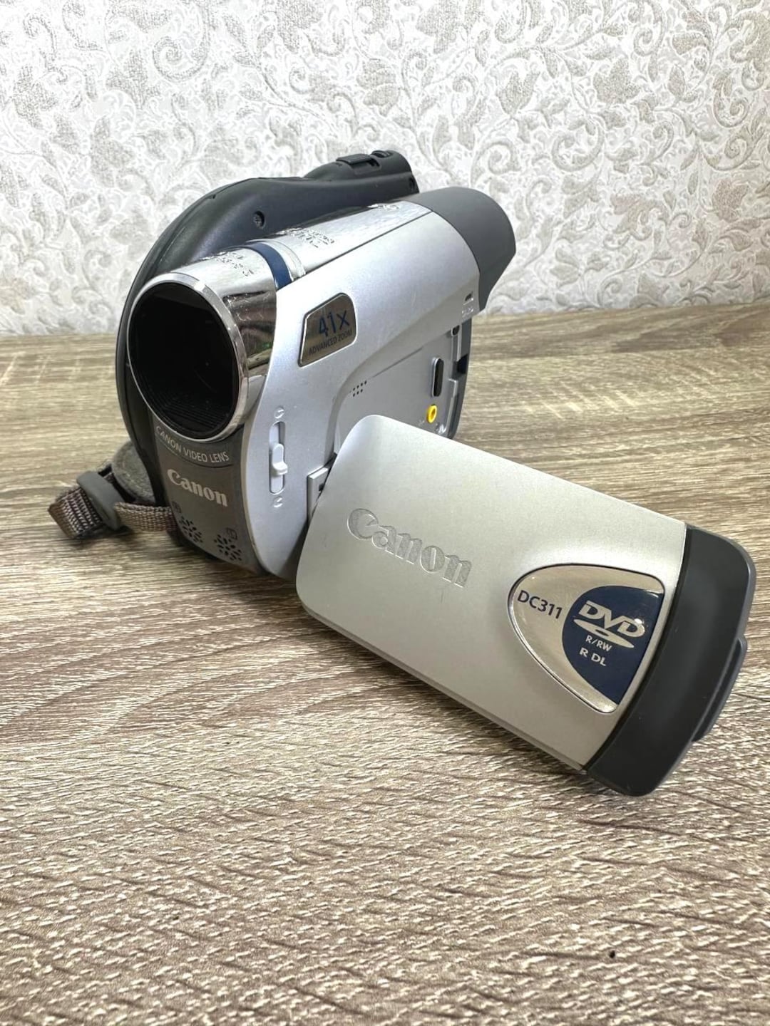Canon DC311 DVD Camcorder, 41x Zoom, PAL Video Camera, Tested