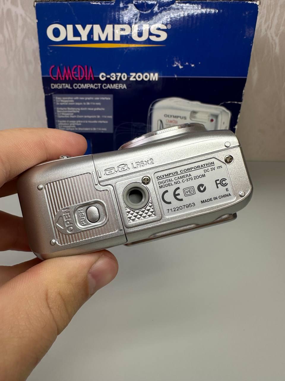 Olympus Camedia C-370 Zoom Y2K Digital Camera – 3.2MP Compact