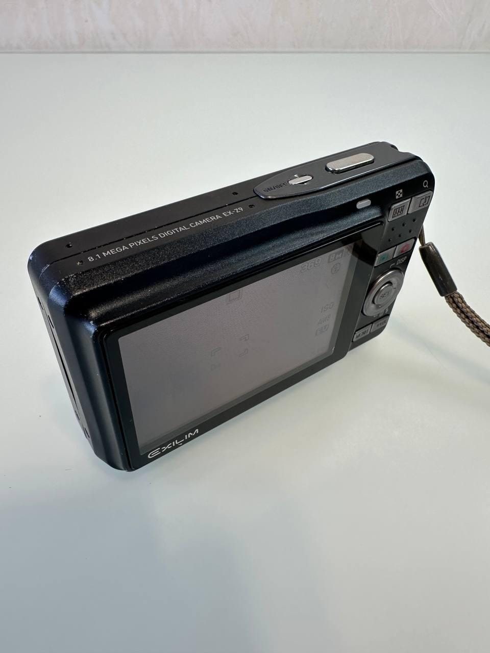 Casio Exilim EX-Z9 Y2K Digital Camera: 8.1MP Retro Digicam