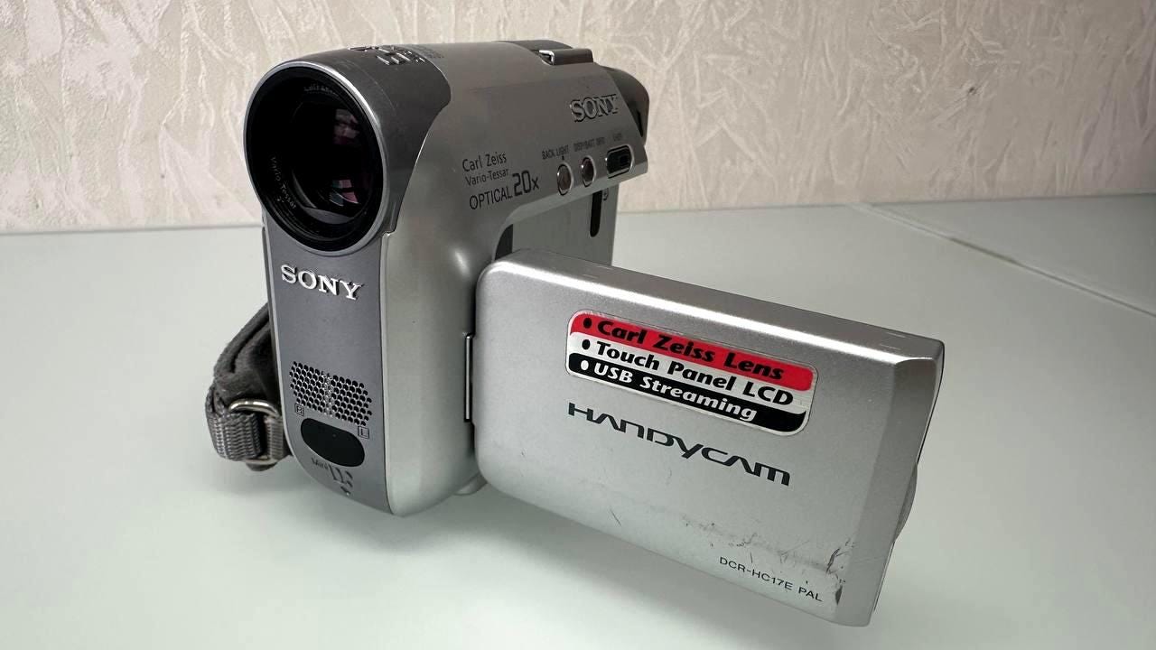 Sony DCR-HC17E Minidv Camcorder Play Tapes Transfer to Computer