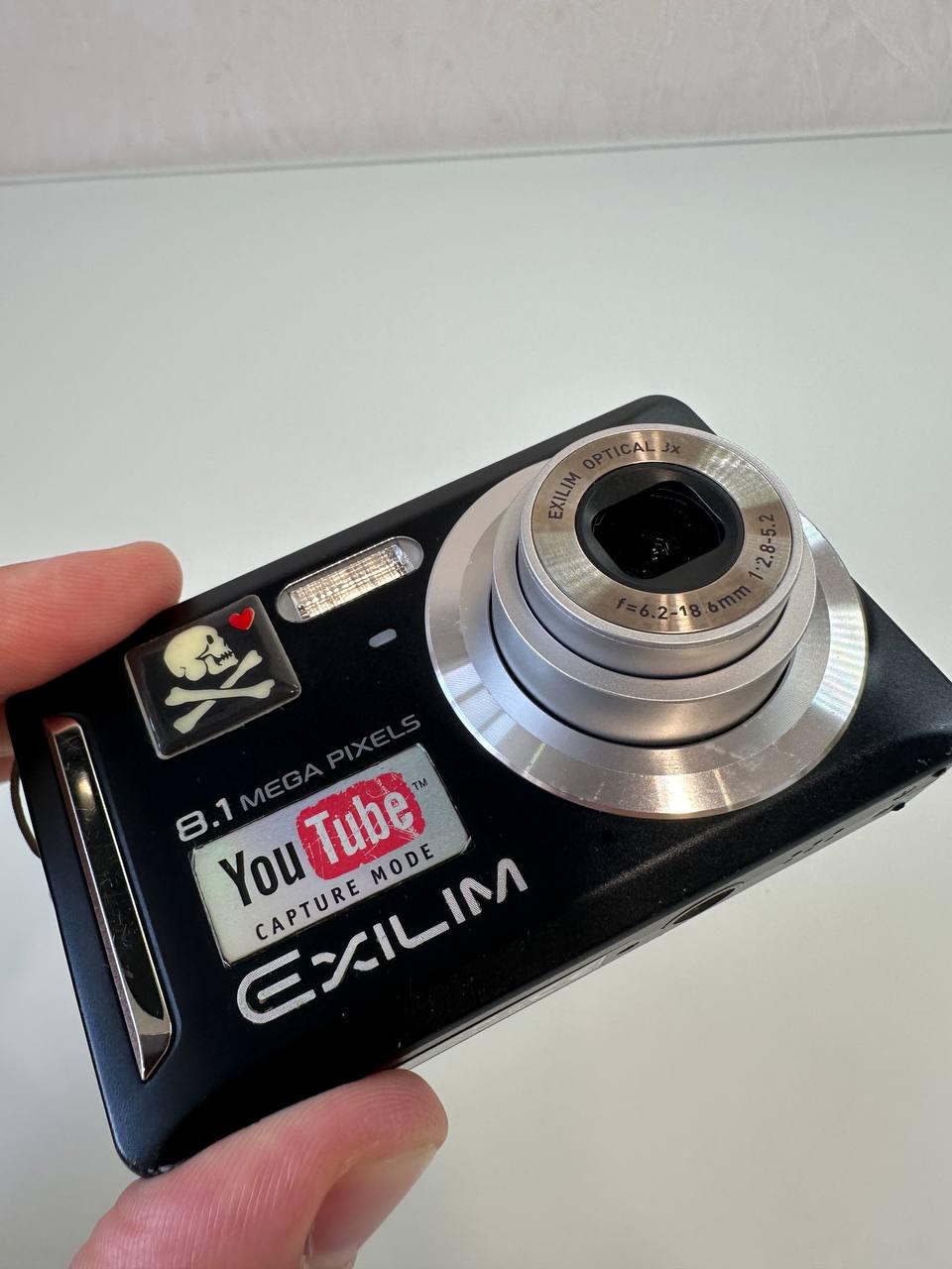 Casio Exilim EX-Z9 Y2K Digital Camera: 8.1MP Retro Digicam