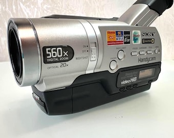 ソニー ハンディカム CCD-TR515E ビデオ Hi8 PAL カメラ + ストラップ