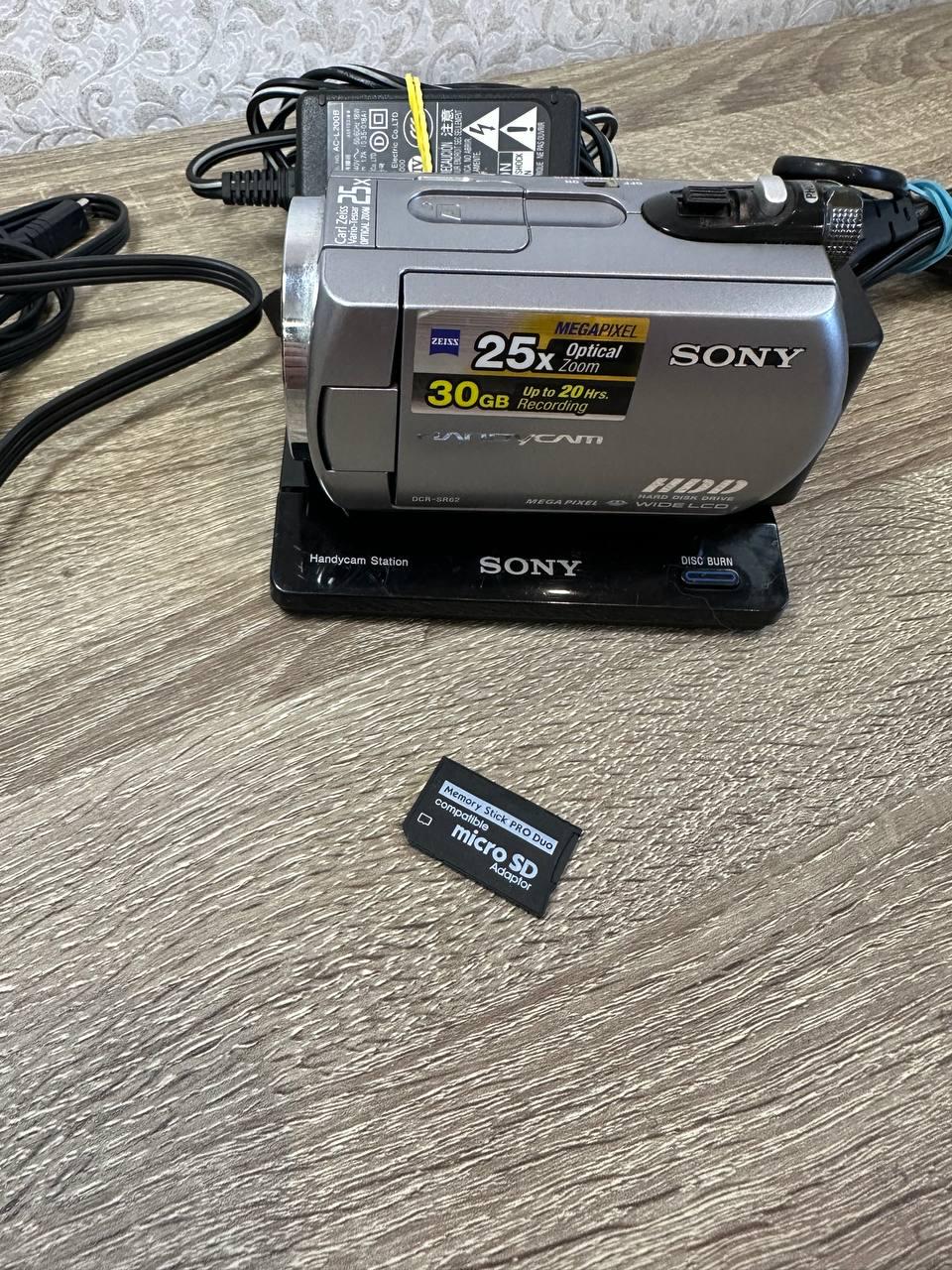 Sony DCR-SR62 Handycam Camcorder: 30GB HDD, 25x Optical Zoom, Carl