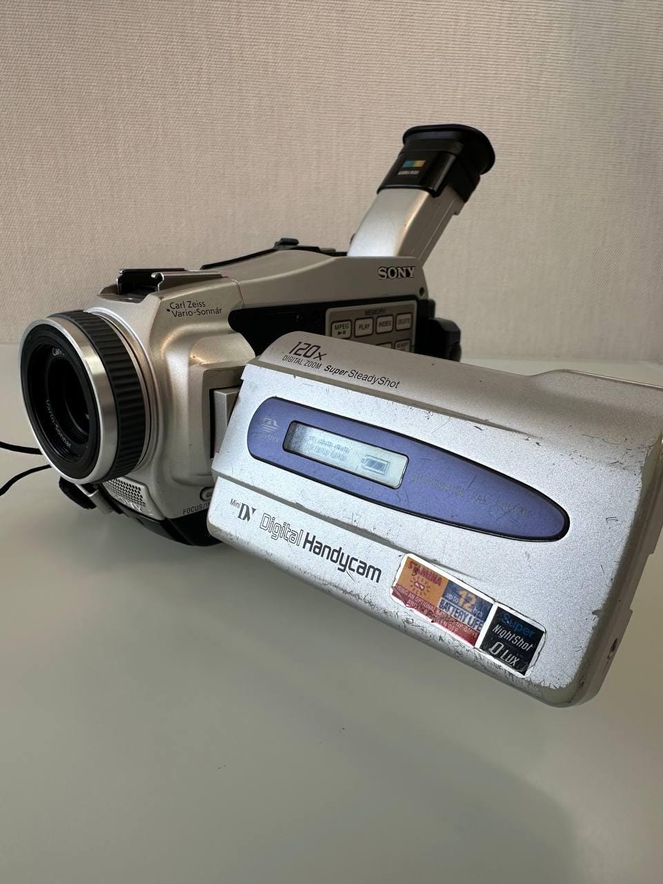 Sony DCR-TRV18E Minidv Camcorder | Carl Zeiss Lens, PAL (digital8