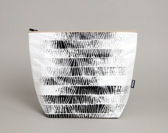 ZEBRA - All-purpose bag - hand-printed, handmade, durable, very light because it is made of Tyvek® (100% polyethylene).