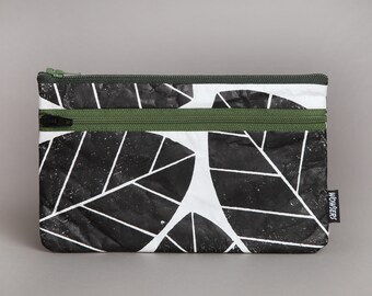 AMAZONAS wallet - hand-printed and handmade, durable and very light because it is made of Tyvek® (100% polyethylene).