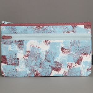 EISBLAU-ALTROSA Geldbeutel - handbedruckt und handgemacht, strapazierfähig und sehr leicht, weil aus Tyvek® (100 % Polyethylen).