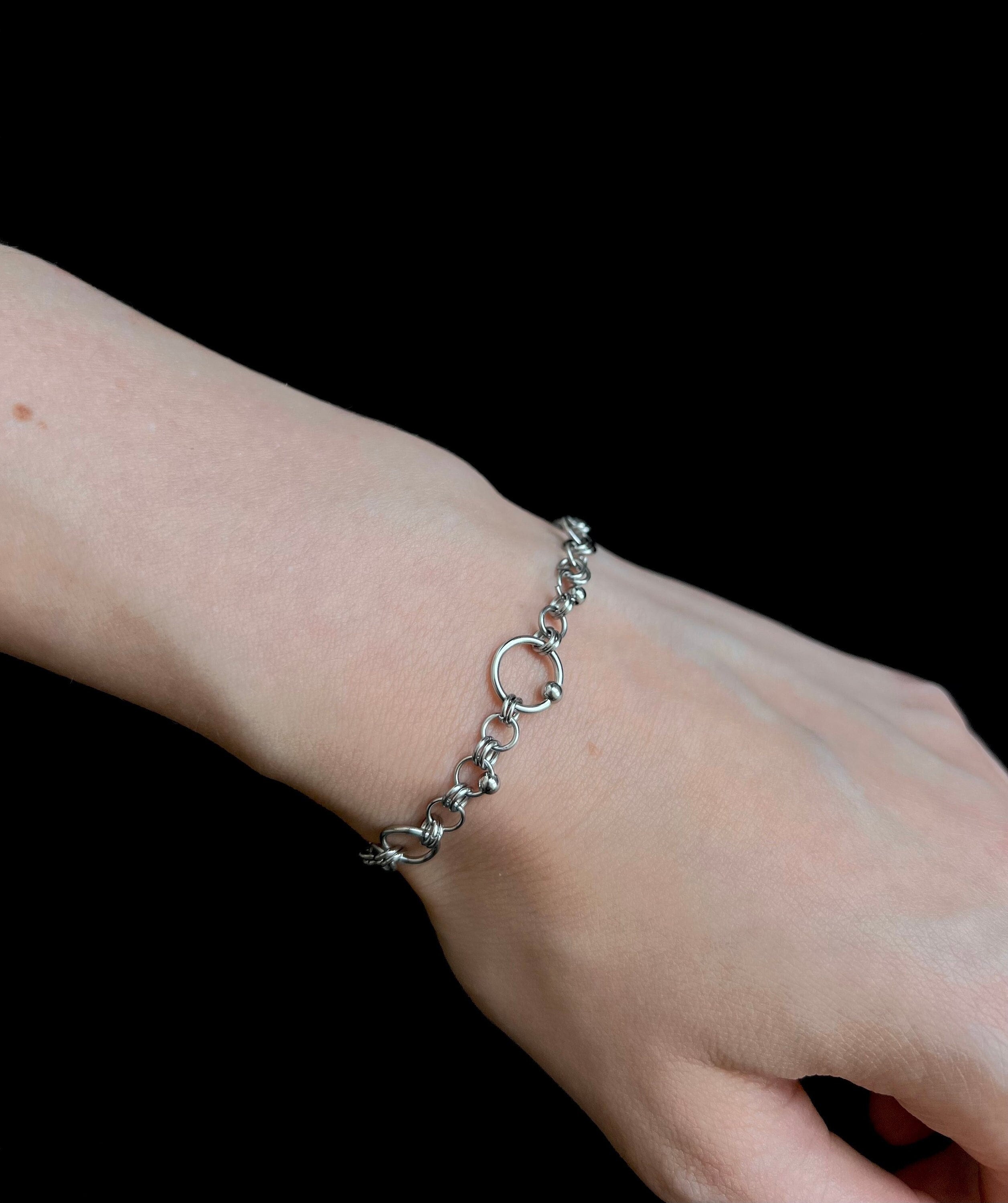 Bracciale Retro Punk Nero - Stile Audace e Unico