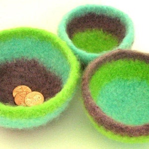 Chubby Felt Wool Bowls in 6 sizes Crochet Pattern PDF permission to sell what you make image 3