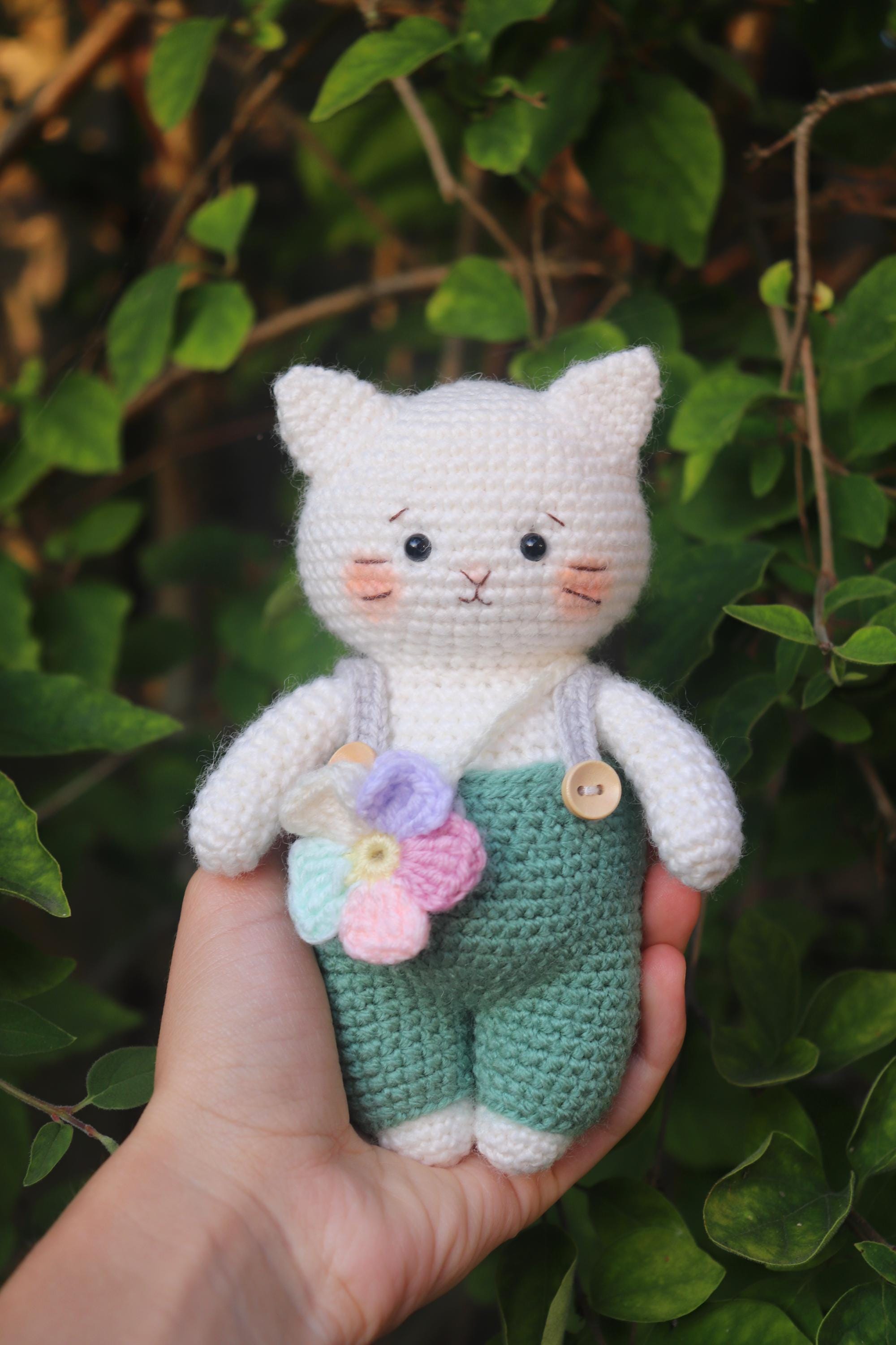 30 Creative Paper Crochet Ideas for Playful Blankets, Decor, and Amigurumi Patterns 29 Callie the Cat Amigurumi Crochet Pattern