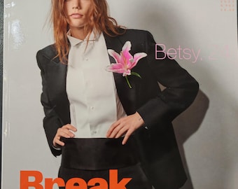 Revista Vogue Italia Diciembre 2025. Portada Betsy Gaghan/ La revista es nueva