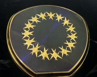 Stratton Vintage Compact - unusual Shell Design