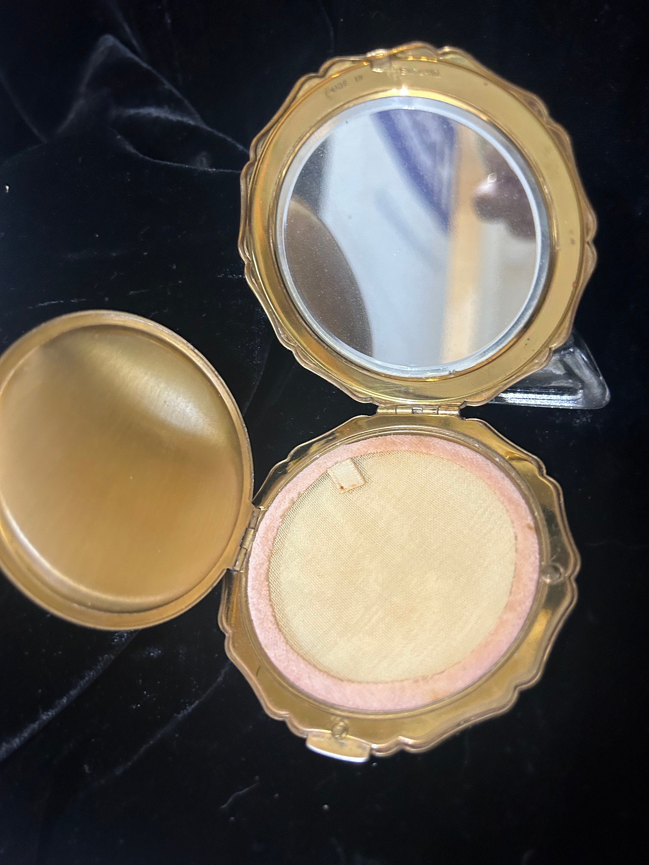 Stratton Vintage Powder Compact - Dancing Couple, Pretty Shape - Etsy