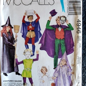 Peut inclure: Un patron de couture pour cinq costumes d'Halloween pour enfants. Le patron comprend une sorcière, un super-héros, un joker, un ange et une fée. Le patron est de McCall's et est de taille petite (4-6).