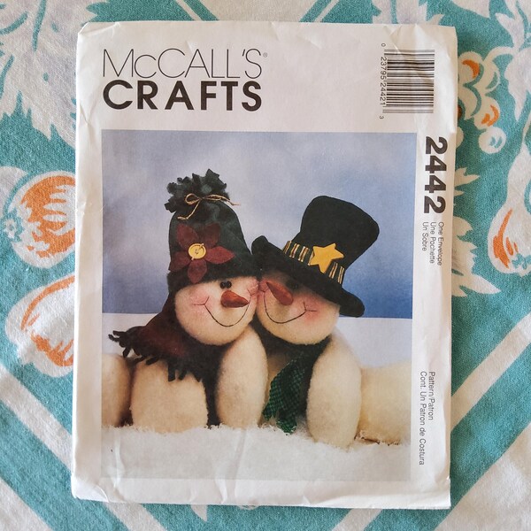 McCalls Crafts 2442 Complete Uncut Factory Folds Vintage 1999 90s Craft Pattern Holiday Christmas Winter Decor Snowman Snowpeople  Snowlady