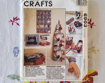 Patrón de costura McCalls Crafts 6903 completo, sin cortar, plegado de fábrica, vintage de 1993, años 90. Artículos esenciales para la sala de costura. Todo lo que necesitas para coser organizado.