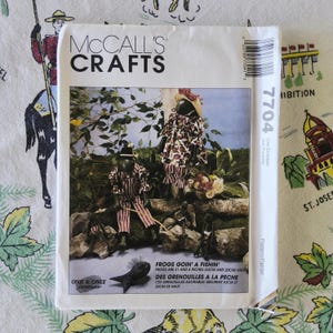 McCalls Crafts 7704 Complete Uncut Factory Folds Vintage 1995 Sewing Pattern Frogs Fishing Hanging Out