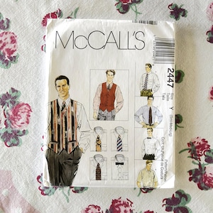 McCalls 2447 Komplette ungeschnittene Fabrik Falten Vintage 1999 90er Jahre Schnittmuster Herren gefütterte Weste Button-Down-Shirt Krawatte Multi Größen erhältlich