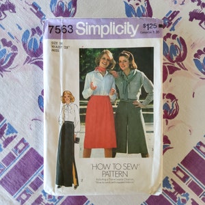 Könnte beinhalten: Ein Vintage-Schnittmuster von Simplicity, Größe 14, mit Illustrationen von Damenbekleidung. Das Muster enthält Anweisungen zum Nähen eines Rocks und einer Hose. Der Text "How to Sew Pattern" ist sichtbar.
