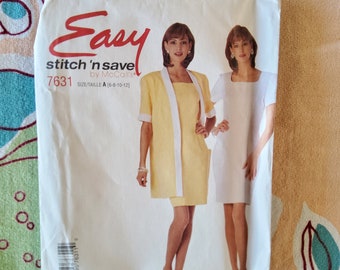 McCalls Stitch 'n Save 7631 Komplette ungeschnittene Fabrik Falten Vintage 90er Jahre Schnittmuster Etuikleid w / Quadratischer Ausschnitt Boxy Mehrere Größen