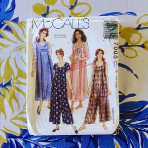 90s maternity dress Vintage 90s Blue & White Floral Milkmaid Dress