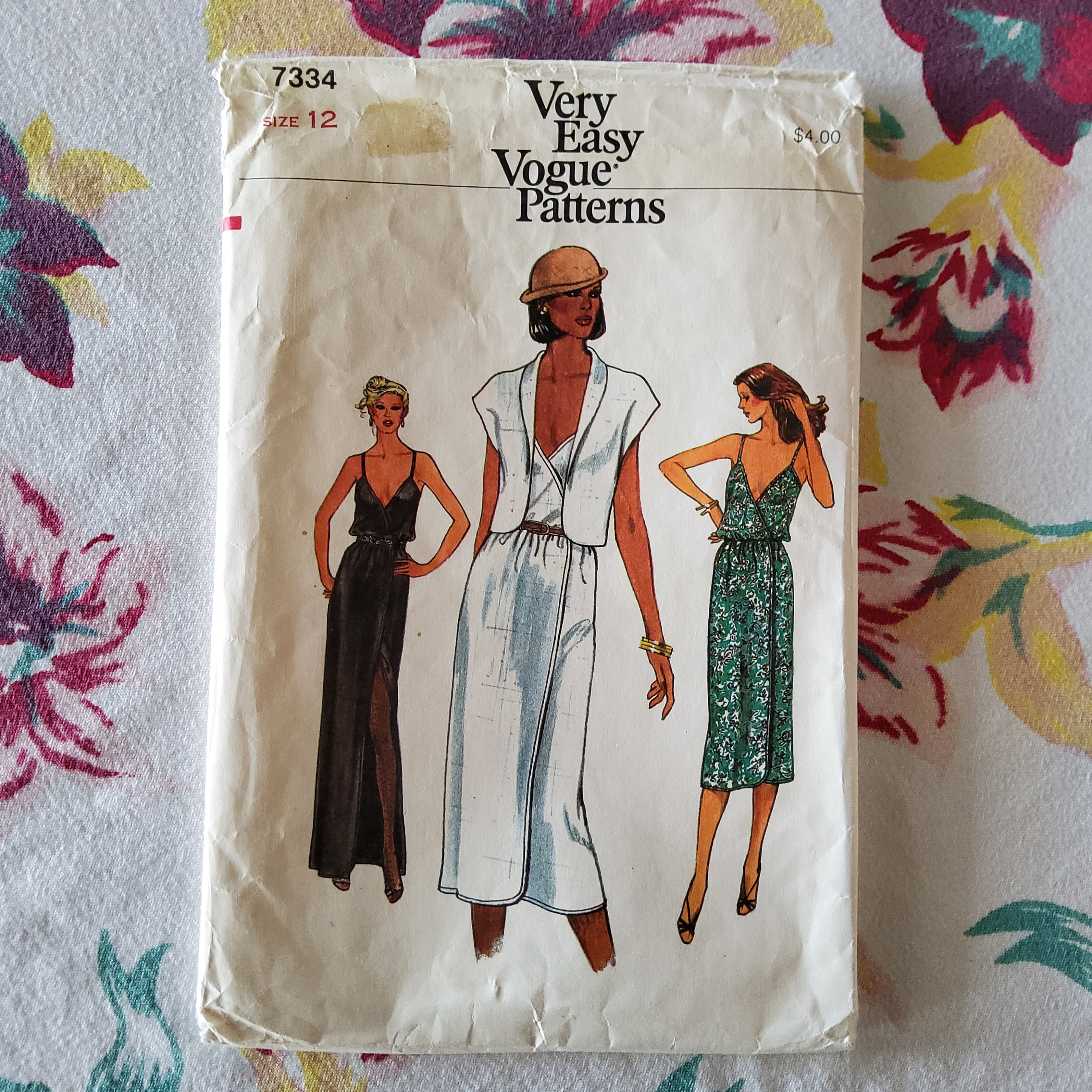Vogue 7334 Cut Complete Vintage 70s Sewing Pattern Plunge Front