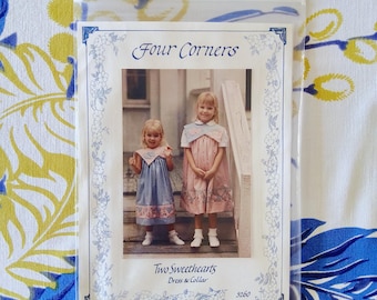 Four Corners 5260 Complete Ongeknipte Fabrieksvouwen Vintage 1988 Naaipatroon Twee Hartjes Jurk & Kraag Maat 3-6X