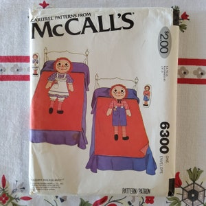 McCalls 6300 Complete Uncut Factory Folds Transfers Intact Vintage 70s Sewing Pattern Raggedy Ann Andy Bedsrpeads Throw Pillows Creepy AF