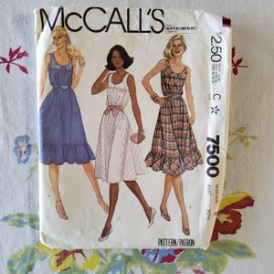 McCalls 7500 Cut Komplett eller FF Vintage 1981 80-tals Sömnadsmönster Prairie Western Style Sommarklänningar Volangfållar Rundringning Självhäftande Bälte Multistorlekar