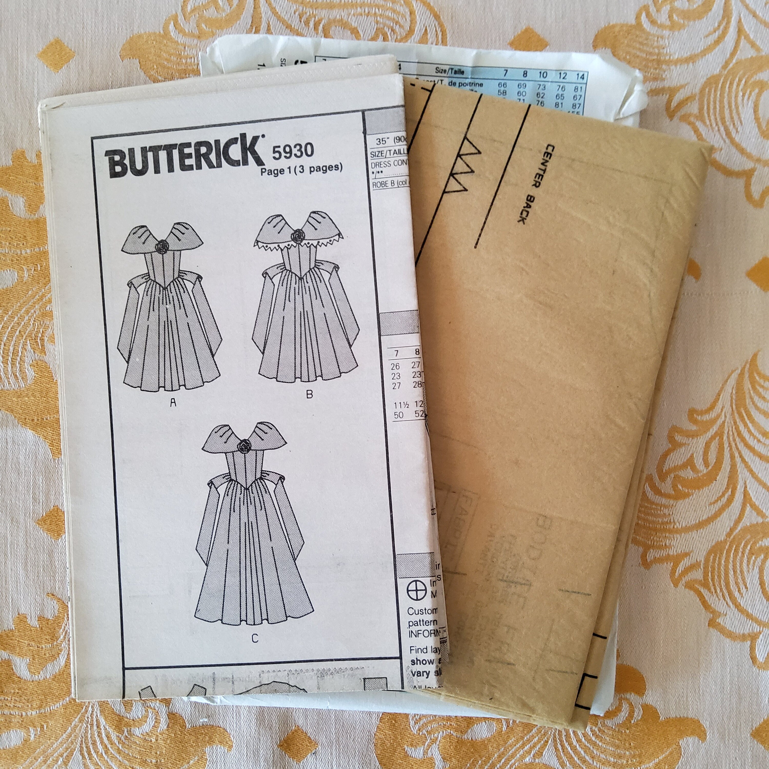 House on the hill Bonnet 90size