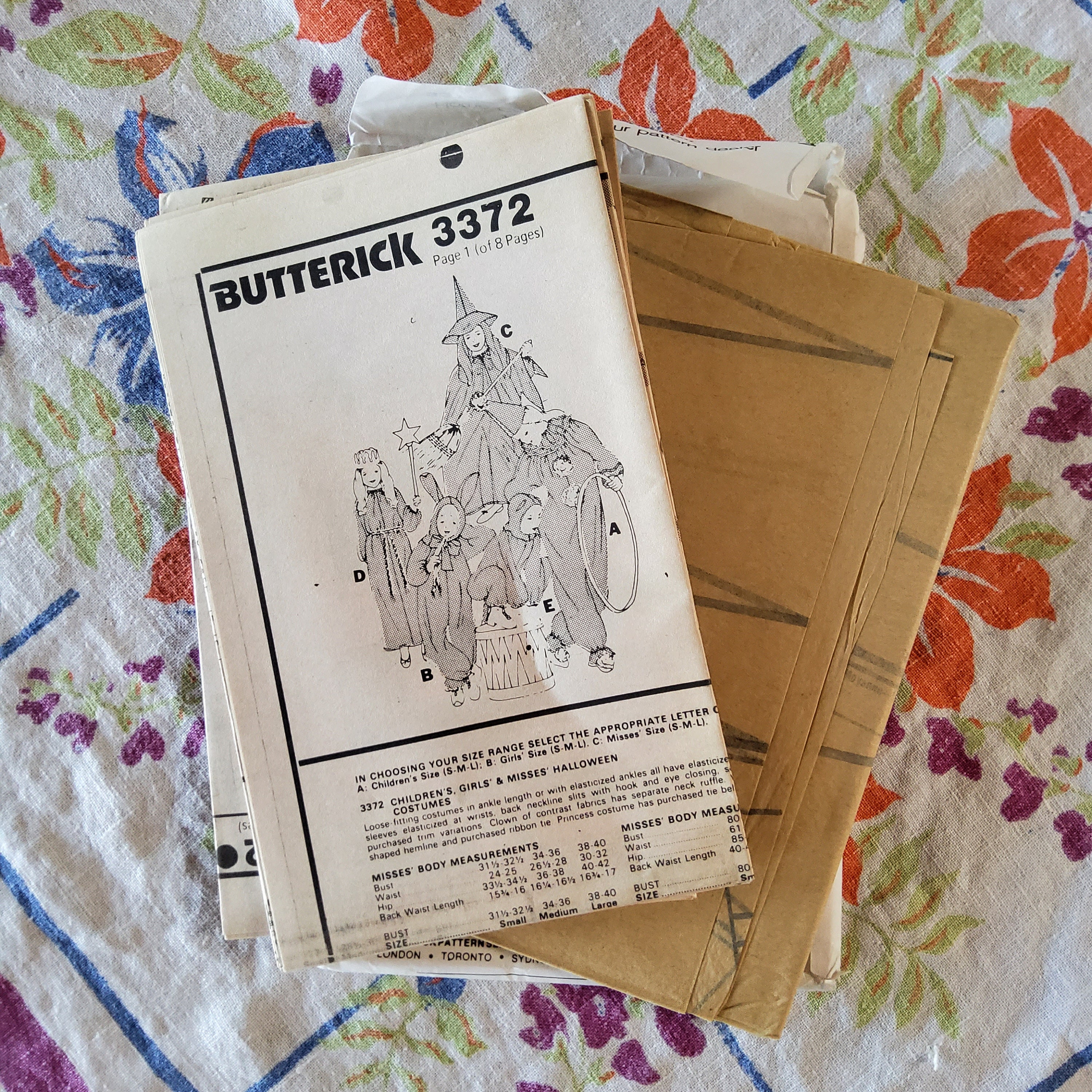 Butterick 3372 Complete Uncut Factory Folds Vintage 80s Butterick 3372 Complete Uncut Factory Folds Vintage 80s