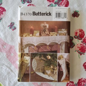 Butterick 4370 Complete Uncut Factory Folds Sewing Craft Pattern Holiday Decor Victorian Style Stockings Ornaments Tree Skirt Christmasy