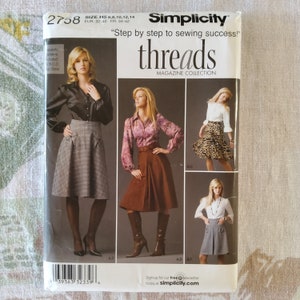 Einfachheit 2758 Komplette ungeschnitten Fabrik Folds Threads Magazin Schnittmuster Bluse mit Knöpfen und Ausgestellte Röcke mit Taschen 6-14 oder 12-20