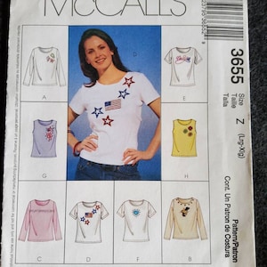 Puede incluir: Un patrón de costura para una camiseta con diferentes opciones de diseño. El patrón es para tallas grandes a extra grandes y es de McCall's. El número del patrón es 3655.