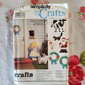 Simplicity Crafts 9771 Complete Uncut Factory Folds Vintage 90s Outside Decorations Lawn Ornaments Seasonal Weird Very Midwestern