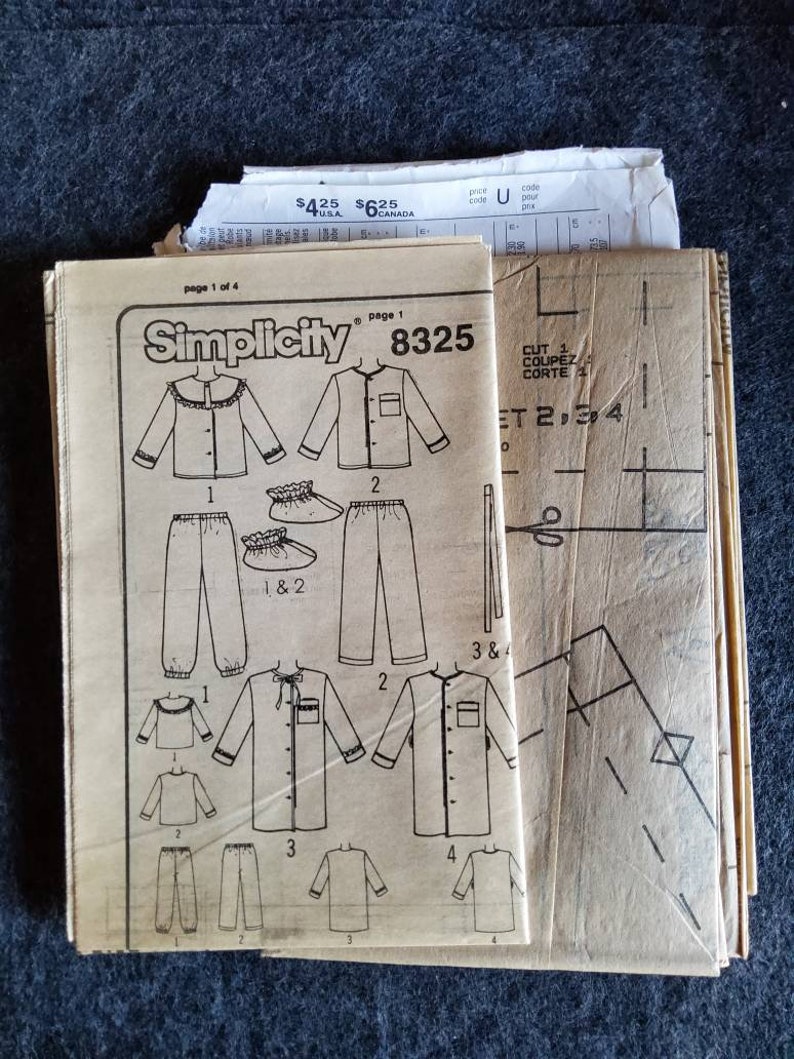 Simplicity 8325 Complete Uncut Factory Folds Vintage 80s Classic Children/'s Pajamas Christmas Eve Will Come Soon Enough
