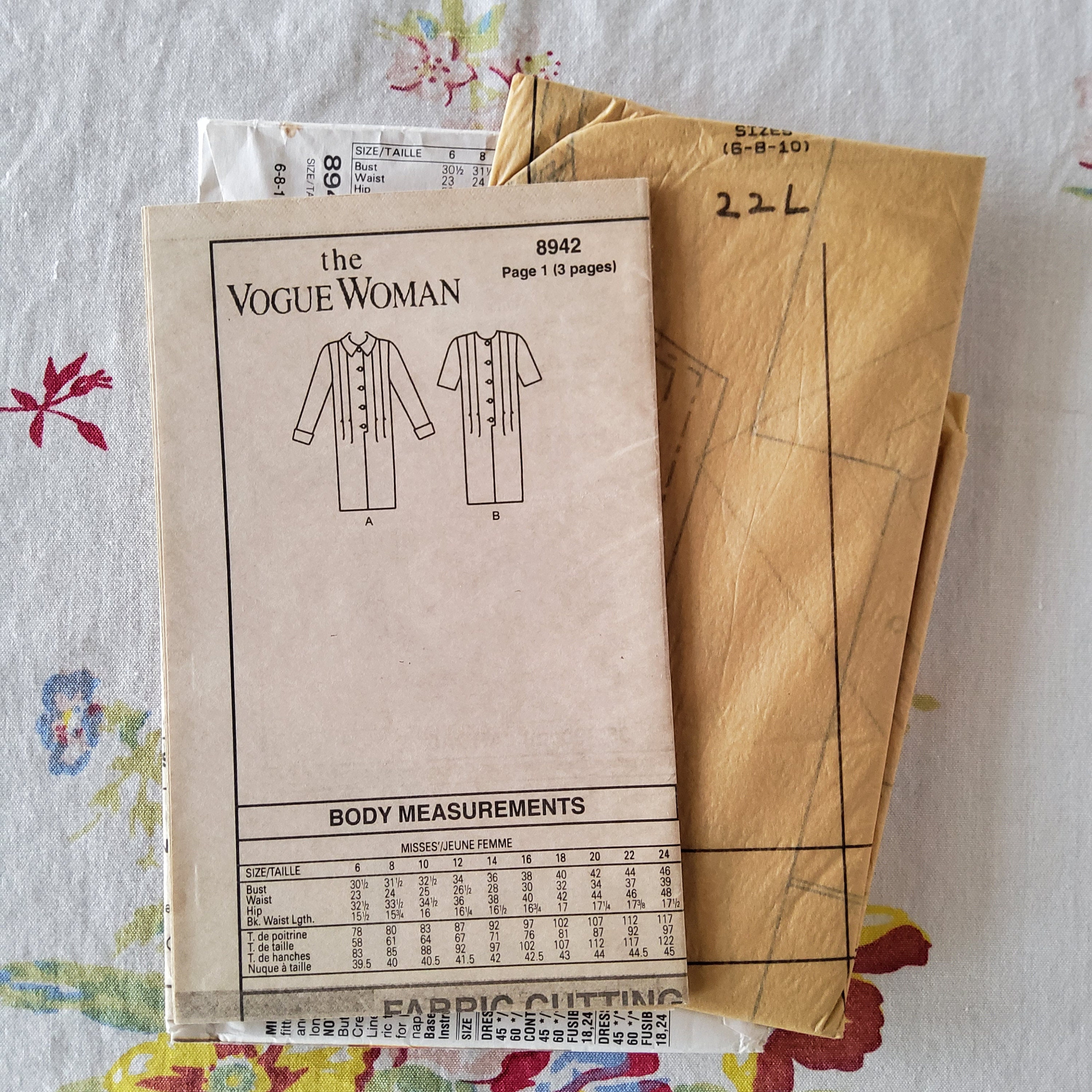 Vogue 8942 Complete Uncut Factory Folds Vintage 90s Sewing